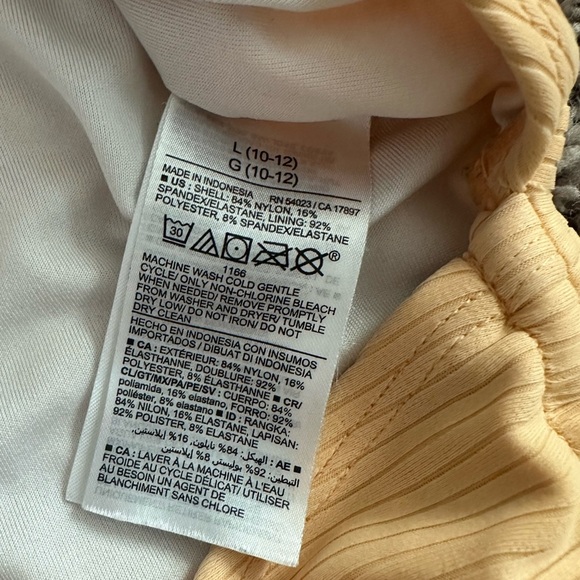 Kids one-piece bathing piece. - Picture 2 of 3